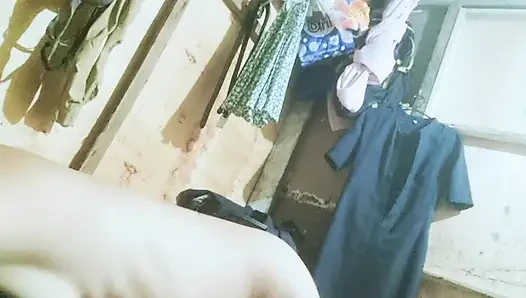 Filipina wife share pussy with her college friend