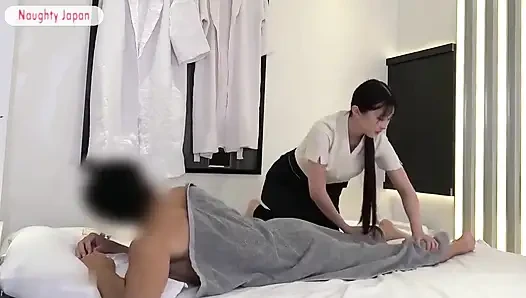 Erkek arkadaşıyla saf terapist. Ani fışkırtma onu kızartıyor