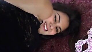 인도 Bhabhi devar 섹스 즐길 수