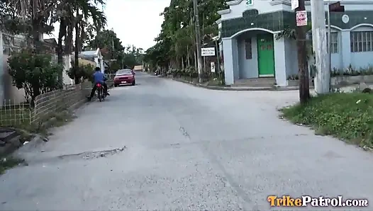 Sexy pinay liebt zufälligen sex