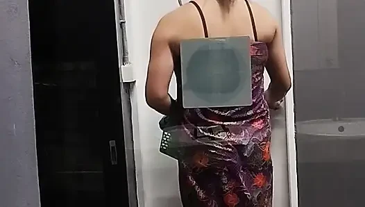 FN124 I’m having a blissful time in the shower.