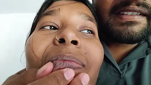 Dhire dhire davar aapne bhabhi ke boobs kiss kiya aaur bhabhi khush ho gai.