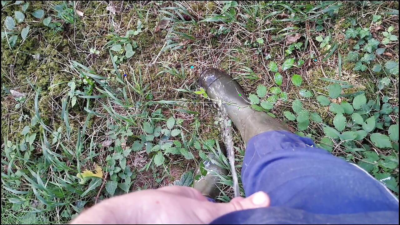 Teen masturbates riskily in the forest