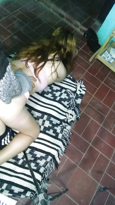 En cuatro al colchón al piso