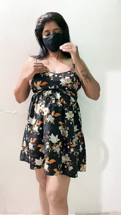 Gorąca desi pulchna milf rozbiera się duże cycki