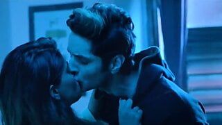 Ragini mms retourneert s01 hete scènes deel 02