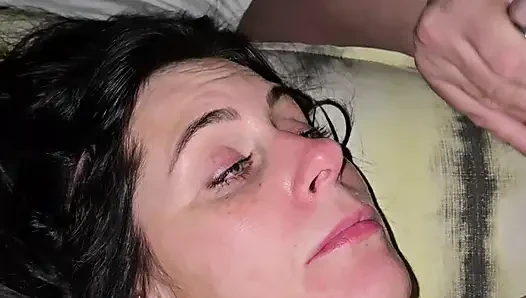After concert hotel sex ends with massive facial