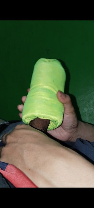 Trying to get a dildo to fit into the hole doesn't fit the big dick.