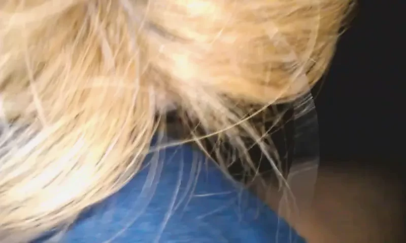 Elle partage la bite de son mec avec une copine