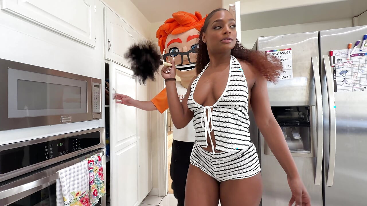 My Big Ass Ebony Maid Rhae Woods Begged for This Job