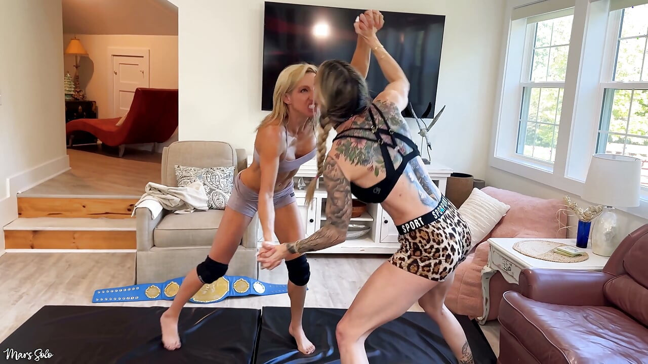 Submission Wrestling Championship Match: Mars Solo & Lora Cross Fight for the Most Submission Holds to Declare the Ultimate Winn