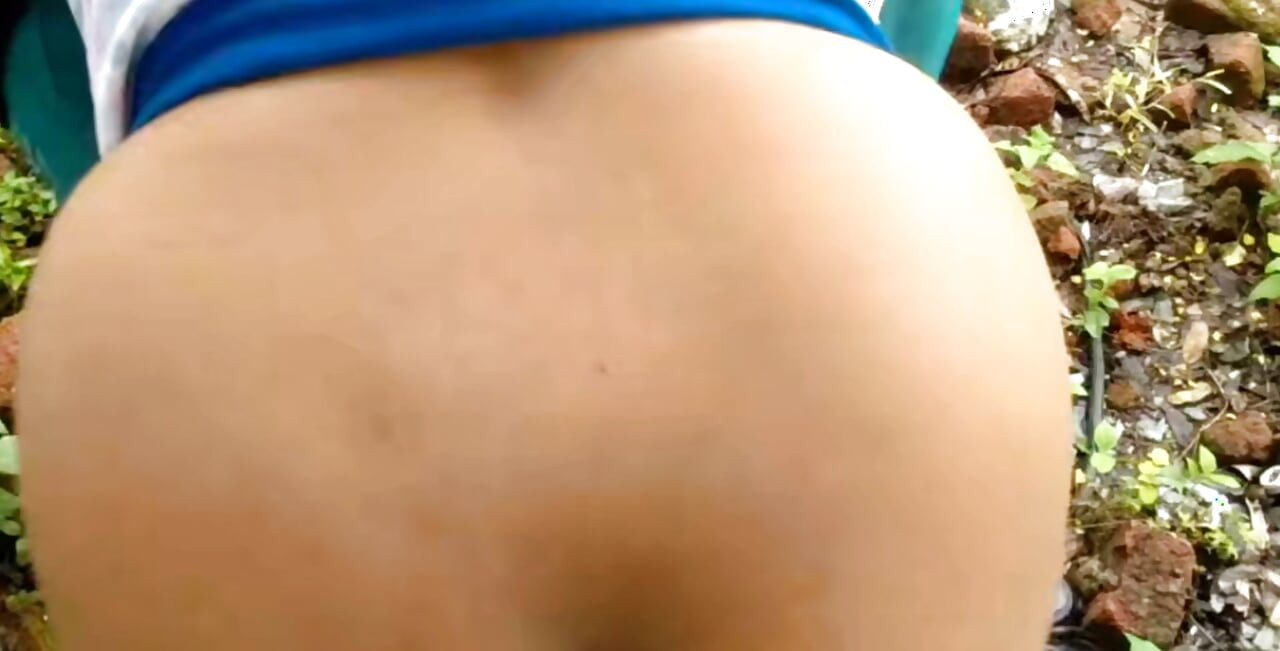 Indian desi aunty show big asses then our husband went to come sex in restroom