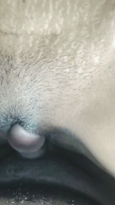 Desi Wife Ko Doggy Style Ki Tara Choda Husband ne Or Pani Undar Giraya..