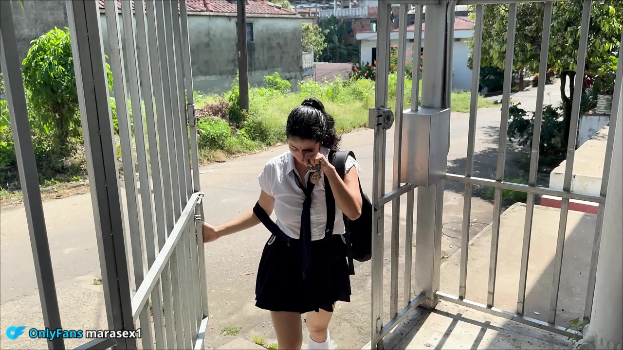 HOT LATINA SURPRISES FUCKED AND LEAVES SPEECHLESS