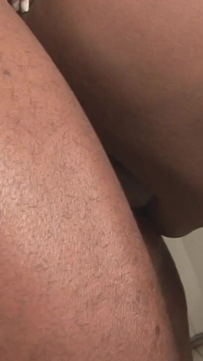 Balck brunette mature at the gym gets her pussy penetrated | Clip 3