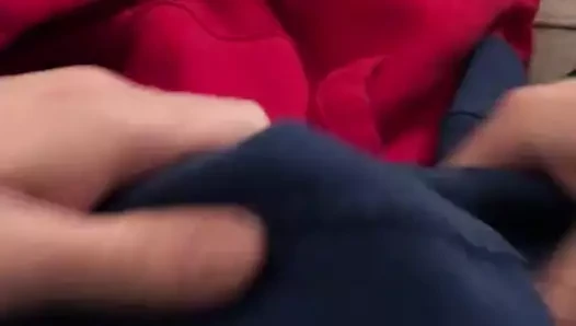Hoodie boşalmak süre izlerken sıcak kapüşonlu video