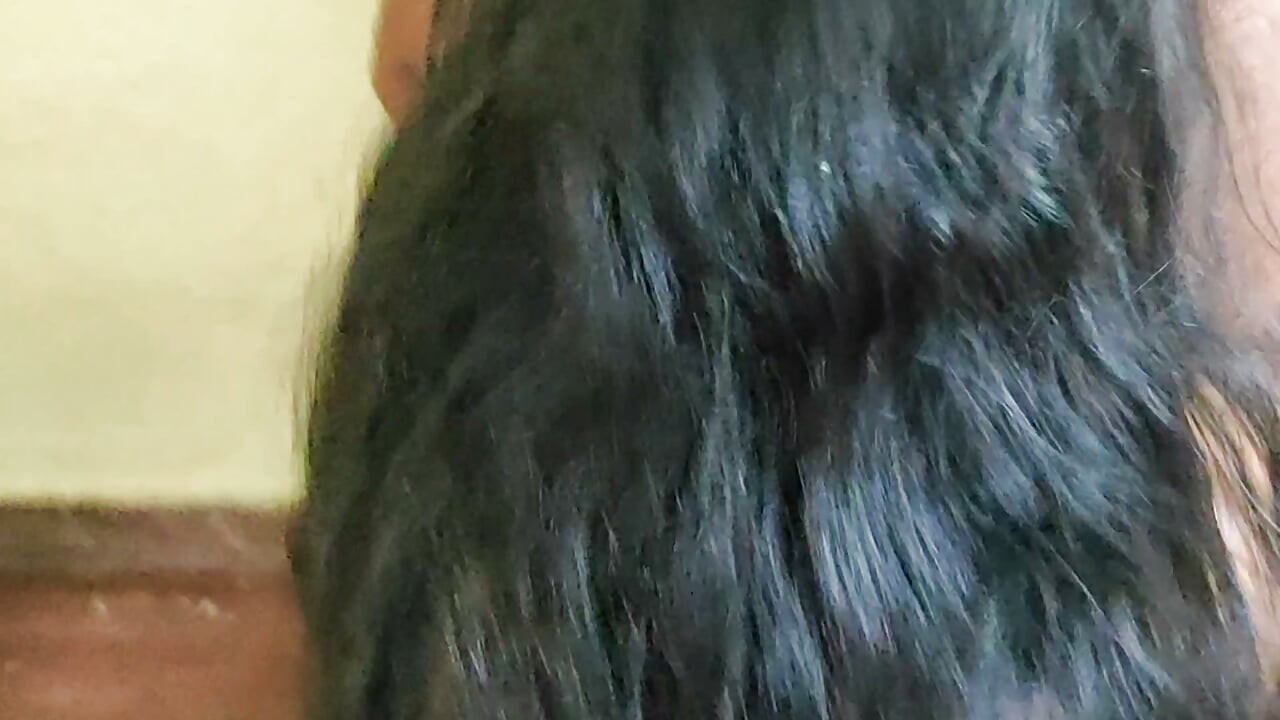 Esposa india desi y marido follan por primera vez durante mucho tiempo en la cocina, chupando polla y lamiendo tetas