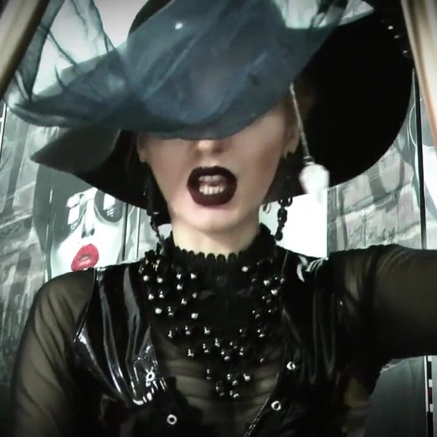 Zastrašena pod zbunjenošcu