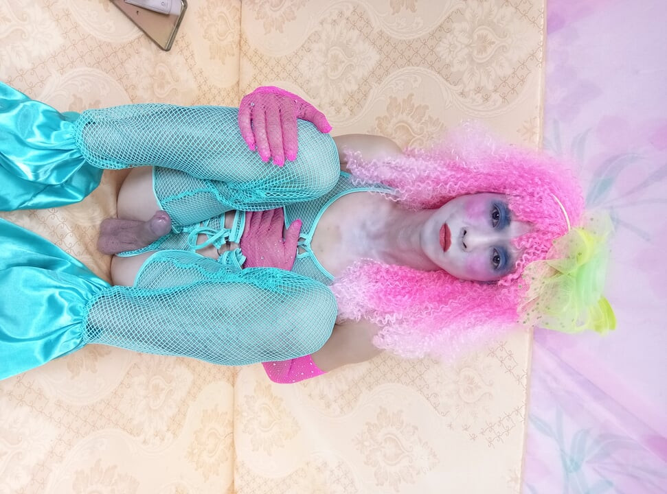 變性人Oanh Le穿著性感服裝色情片中菊花快感過度