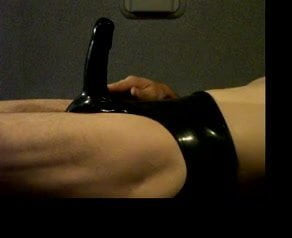 Cum in Latexhose