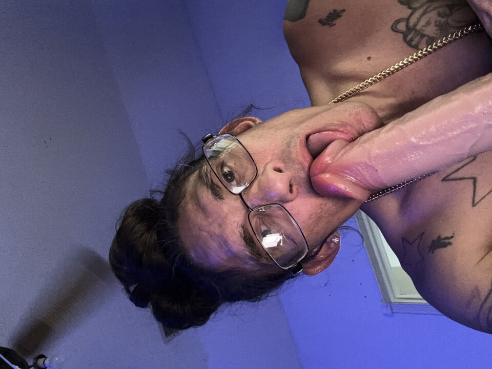 I'm very horny looking for a shemales
