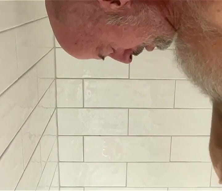 Guy Pissing