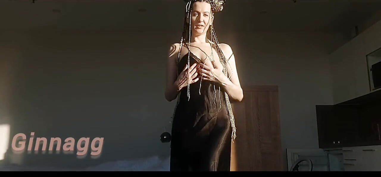 Corp natural, axile păroase, pizdă păroasă, cur păros, labii mari, țâțe frumoase, mamă sexy excitată Ginnagg