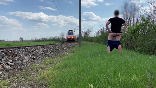 Sik teşhir treni, riskli mastürbasyon