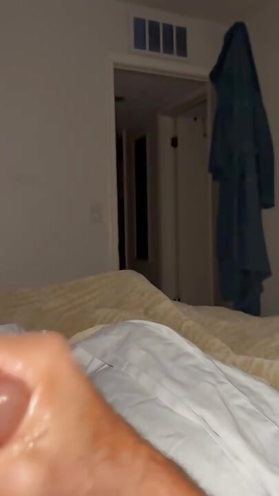 Vrouw buiten de stad