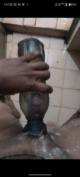 Shaking the Sunni inside the water bottle