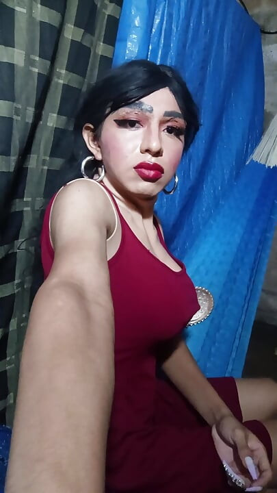 Travestit mexican ieșind din dulap