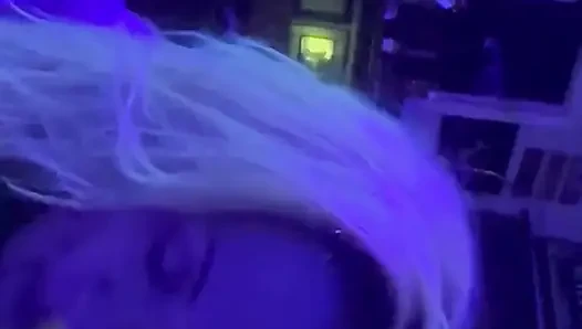 Zoey Portland bekommt großen schwanz hinten im club