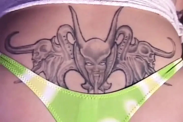 Mamă sexy cu curul gras este lovită ca niciodată