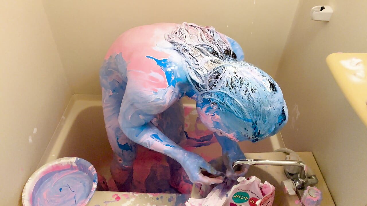 WET&MESSY Messy Play: Covered in Paint by a Boy 2