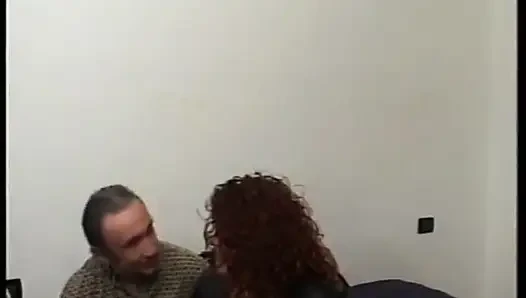 Edepsiz İtalyan amatör çift bir günlüğüne porno yıldızı olmak istiyor