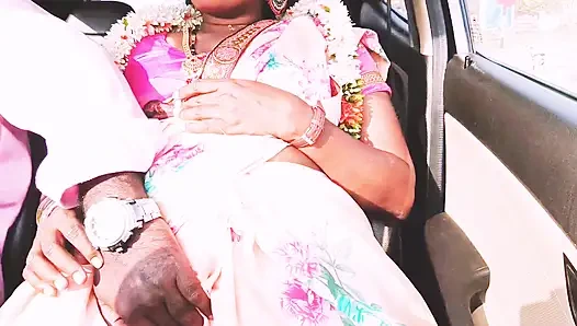Video rekaman seks tante seksi india dengan kain sosis pink lagi asik ngentot sama teman laki-lakinya sendiri Telugu Firty Talks.