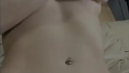 Sanatsal Fotoğraflar Için Poz Vermek Fotoğrafçinin Önünde Mastürbasyon Yapiyor