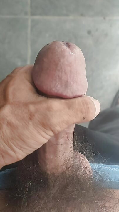 Se contorcendo para se afogar