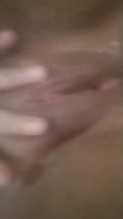 Curvylinea masturbating in close-up, her pussy is tight, and she loves playing with the camera, it gives her a lot of pleasure a