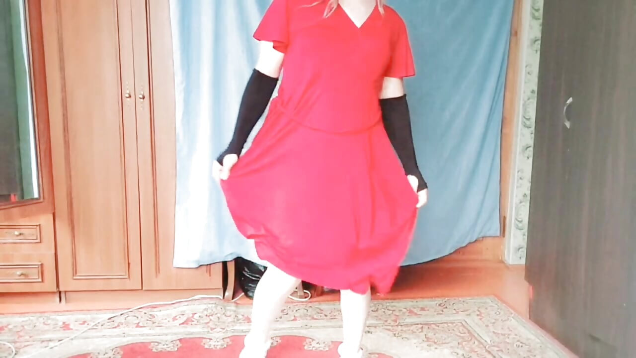 Naughty trans girl dancing slowly in her bedroom