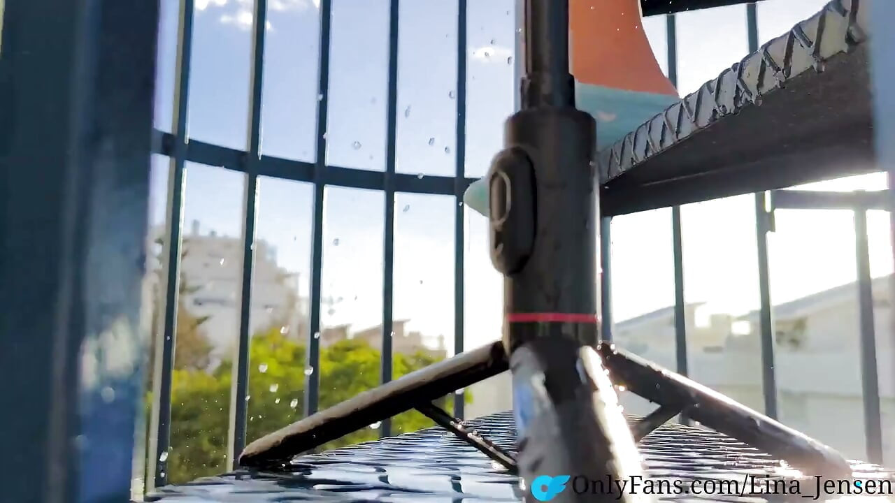 Wakacje ryzykowne publiczne na zewnątrz masturbacja kusku, Musiał siusiu w międzyczasie.