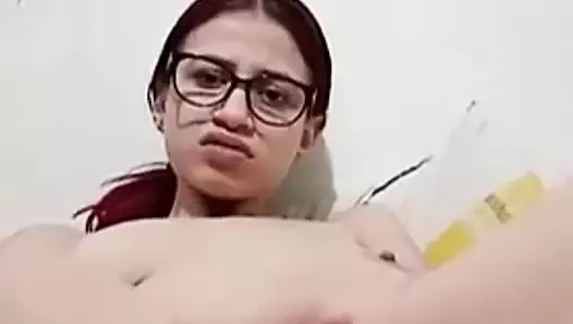 Camila rica veneca de 19 masturba rico por skype sesion 2