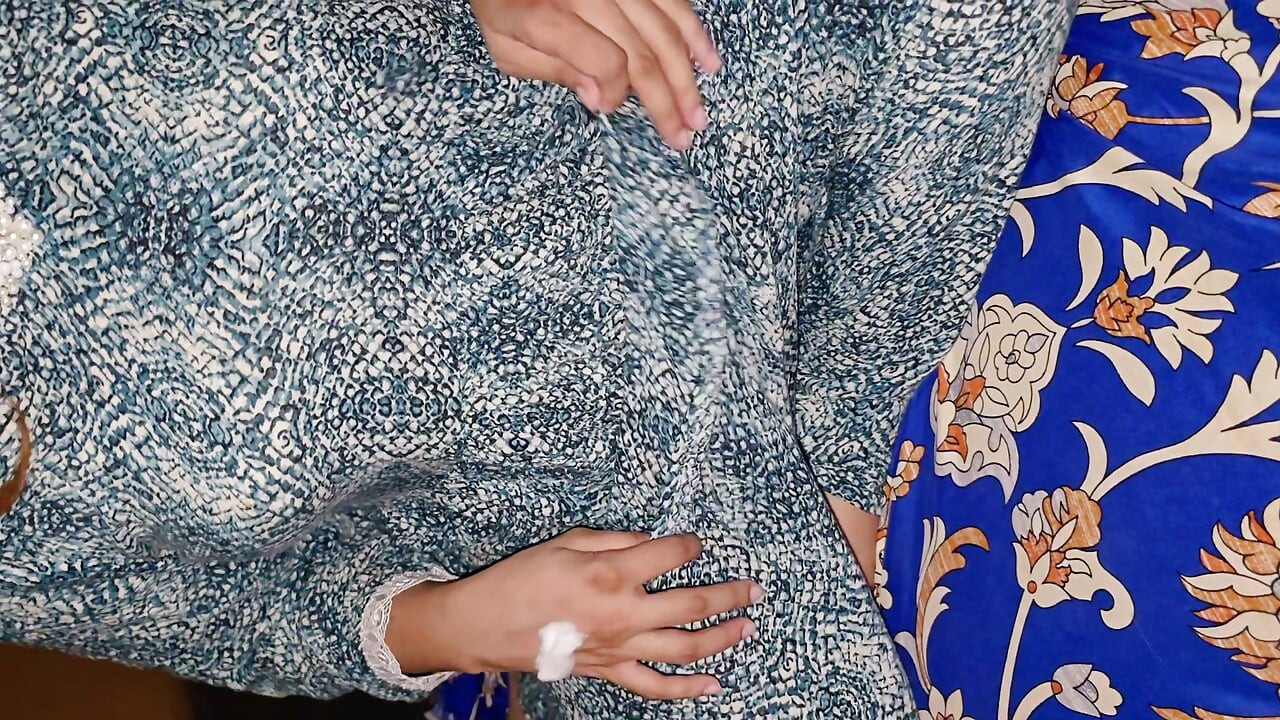 Desi Indian bhabi big boobs 9 months pregnant big ass