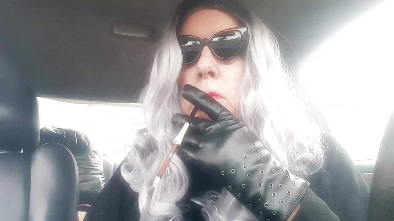 TS GRANDMA LOVES TO SMOKE MORE120 MENTHOLS IN HER CAR CD TS LADYBOY