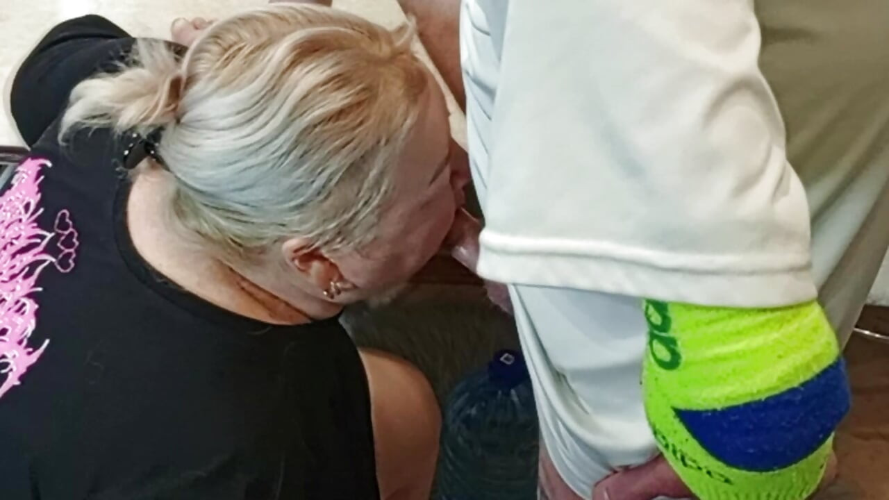 Fucking my stepmom in the mouth in the kitchen and cumming
