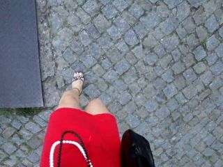 Joana ama passeggiare a Porto con i tacchi alti sexy