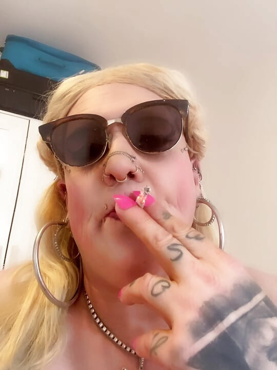 Sexy smoking