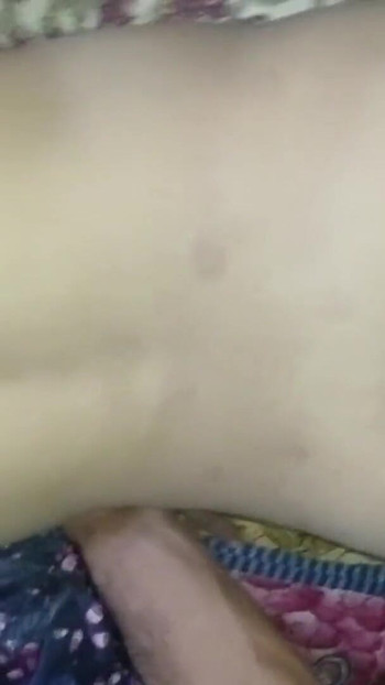 Nezaboravan trenutak iz "Moja žena je bacila vodu na moju zemlju Vrući seksi Desi video Video muža i žene Vrući seksi Desi video"