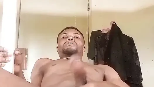 Aynı anda fışkırtıp boşalmamı izle