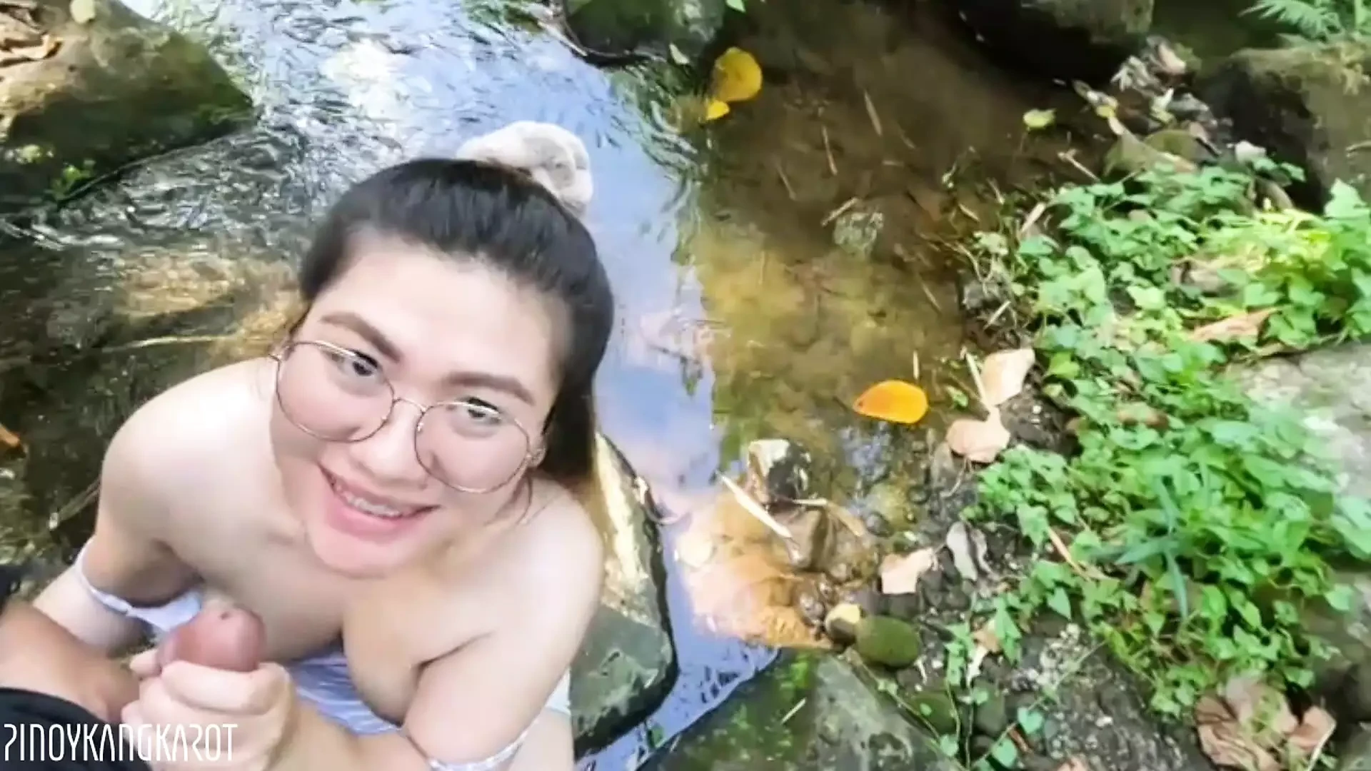 Szex a Pinoykangkarot folyó mellett